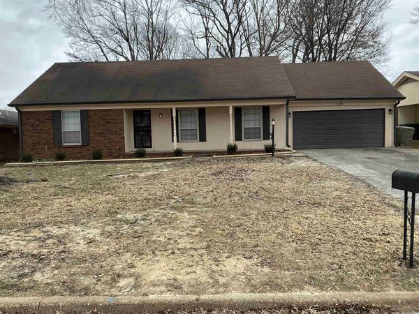 5388 HEBRON DR, Memphis, TN 38116