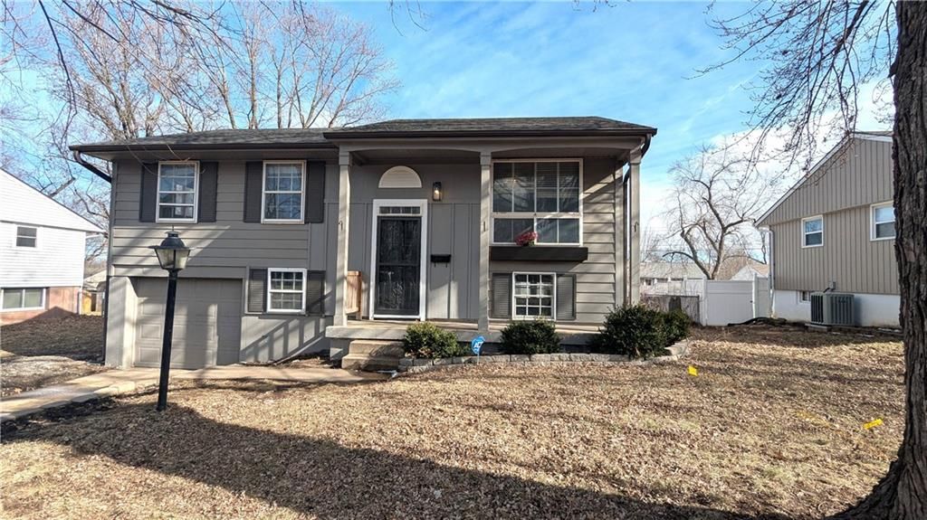 901 N Choctaw Avenue, Independence, MO 64056 Main Photo