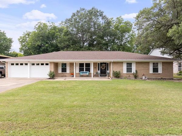 2812 Mccarley Drive, Commerce, TX 75428