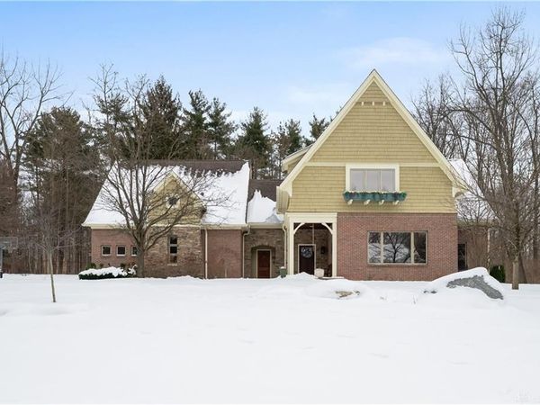 2064 Echoing Oaks Circle, Dayton, OH 45414