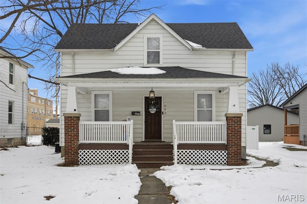 607 Pine Street, Highland, IL 62249 Main Photo