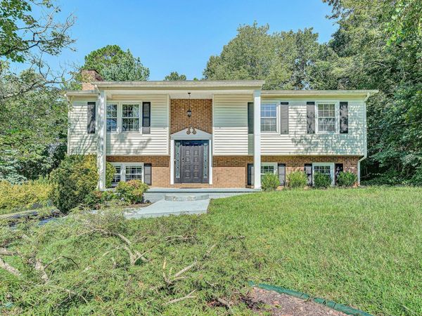 35 Spruce CIR, Blue Ridge, VA 24064