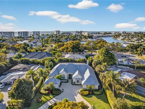 1675 Murex LN, NAPLES, FL 34102