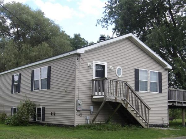 98 New County Road, Rockland, ME 04841