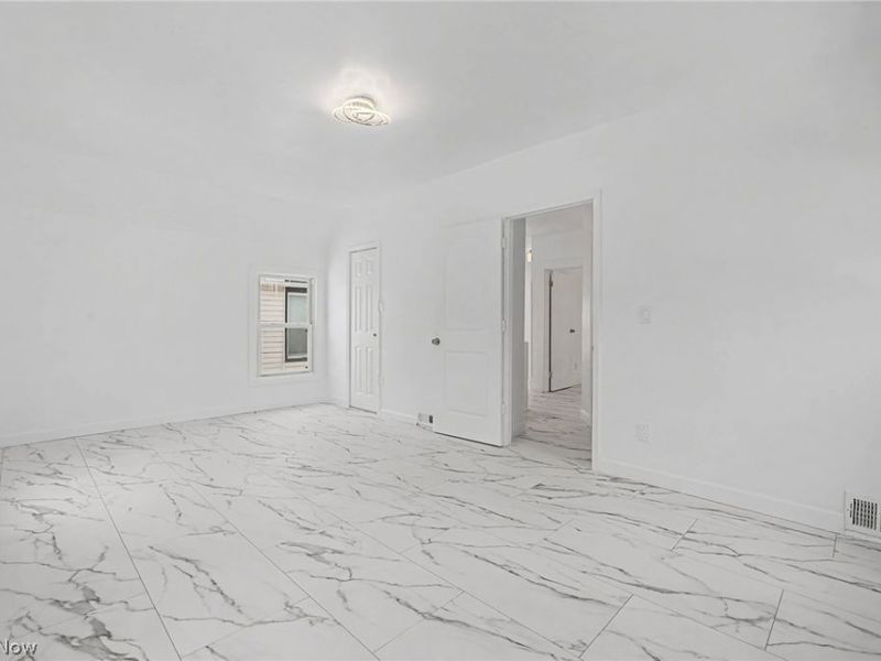 2296 E 97th Street, Cleveland, OH 44106 Photo 31