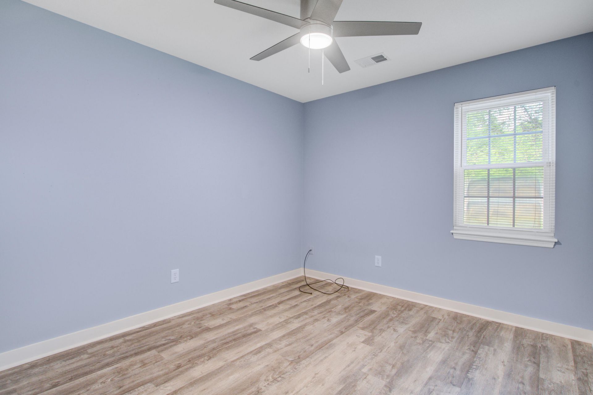 335 Camelot Drive Photo 18