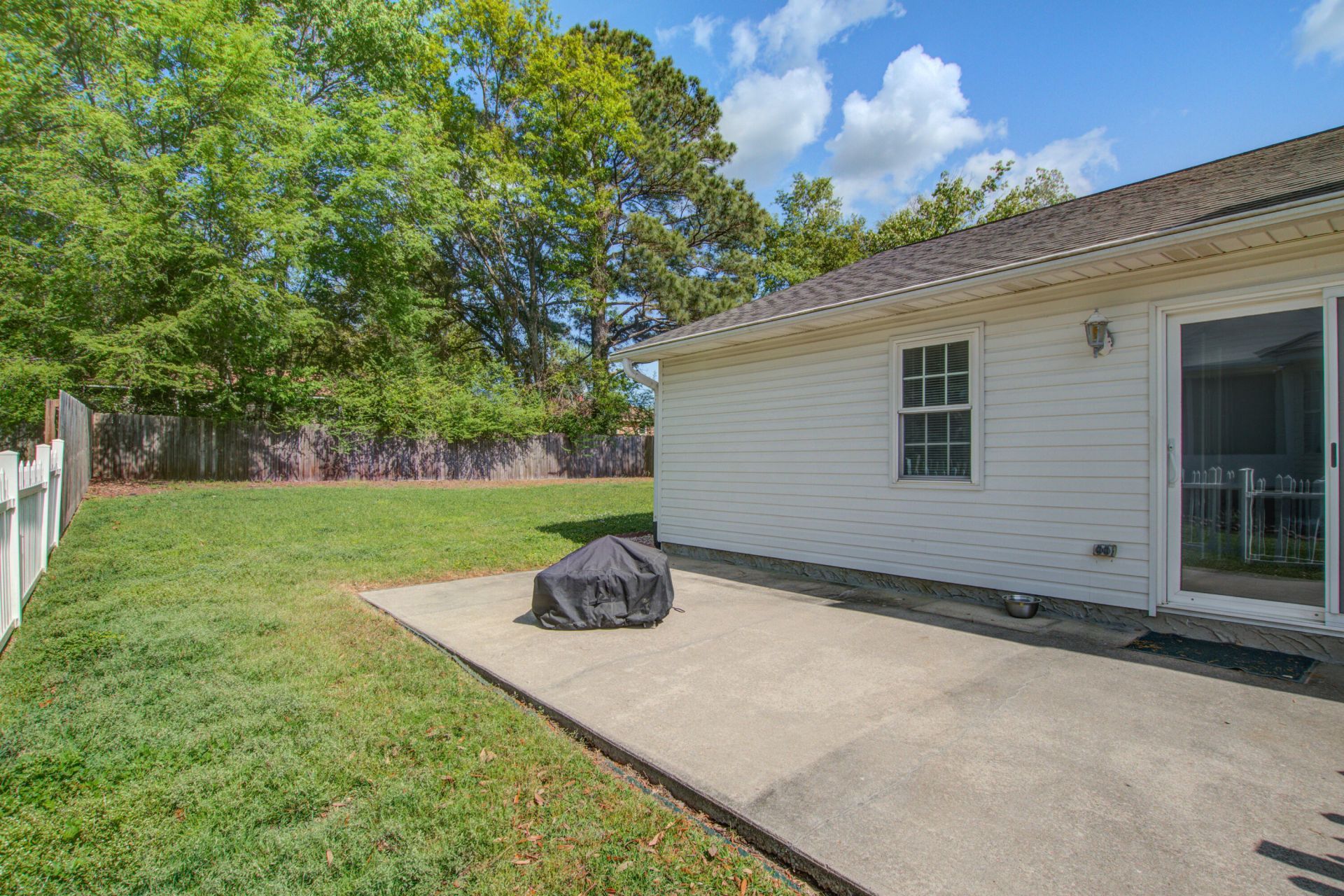 335 Camelot Drive Photo 22