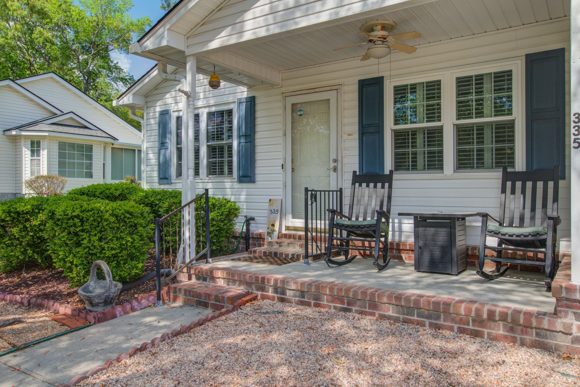 335 Camelot Drive Photo 5