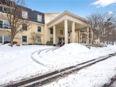 333 Oakwood Avenue, Unit 2B, Oakwood, OH 45409