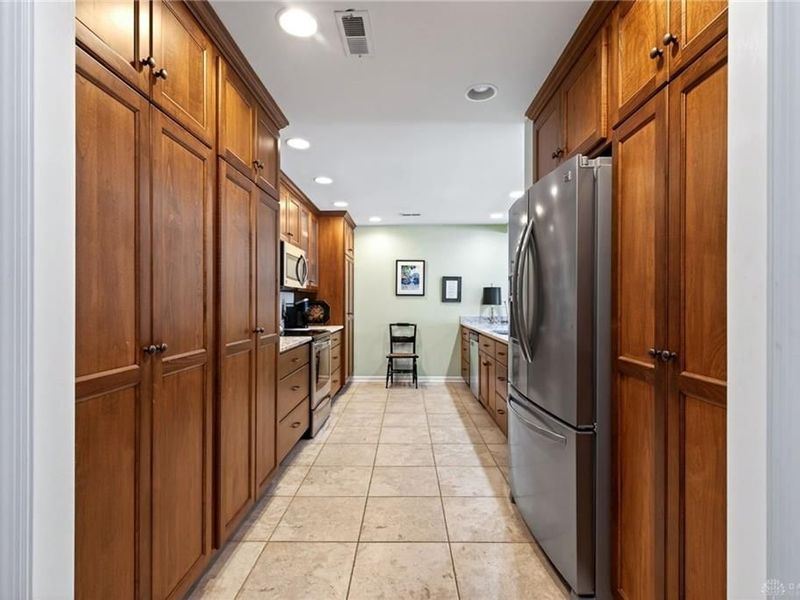 333 Oakwood Avenue, Unit 2B, Oakwood, OH 45409 Photo 5