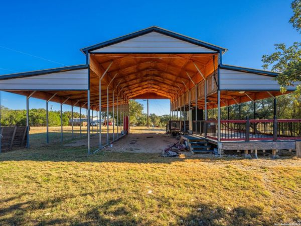 550 Private RD 1505, Bandera, TX 78003