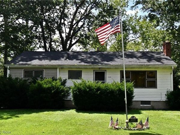 4749 Eagle Creek Road, Leavittsburg, OH 44430