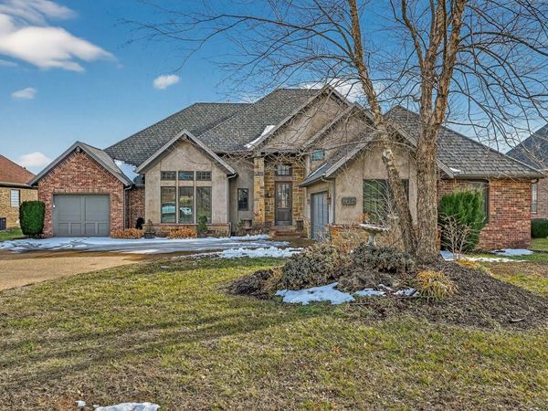 3260 W Rivulet Pass, Springfield, MO 65810