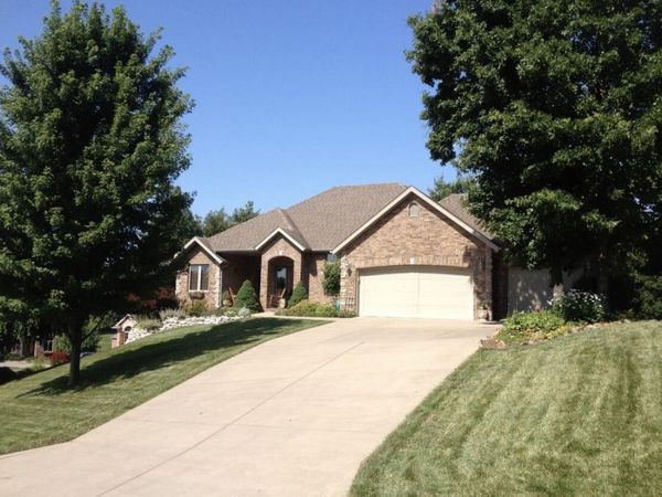 2992 W Cedarbluff Drive , Springfield, MO 65810