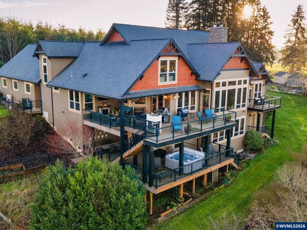 7118 Grandview Av, Scotts Mills, OR 97375