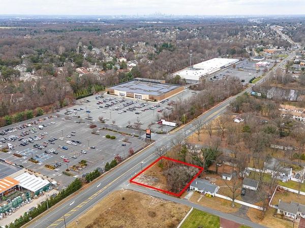 319 BRIDGETON PIKE, MANTUA, NJ 08051