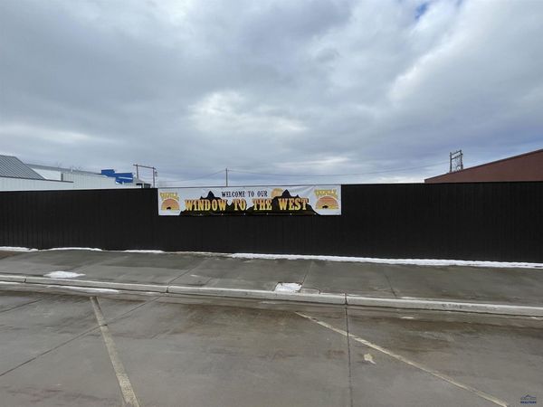 519 & 525 MAIN ST, Wall, SD 57790