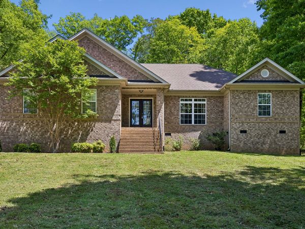 1676 Center Star Rd, Columbia, TN 38401