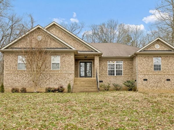 1676 Center Star Rd , Columbia, TN 38401