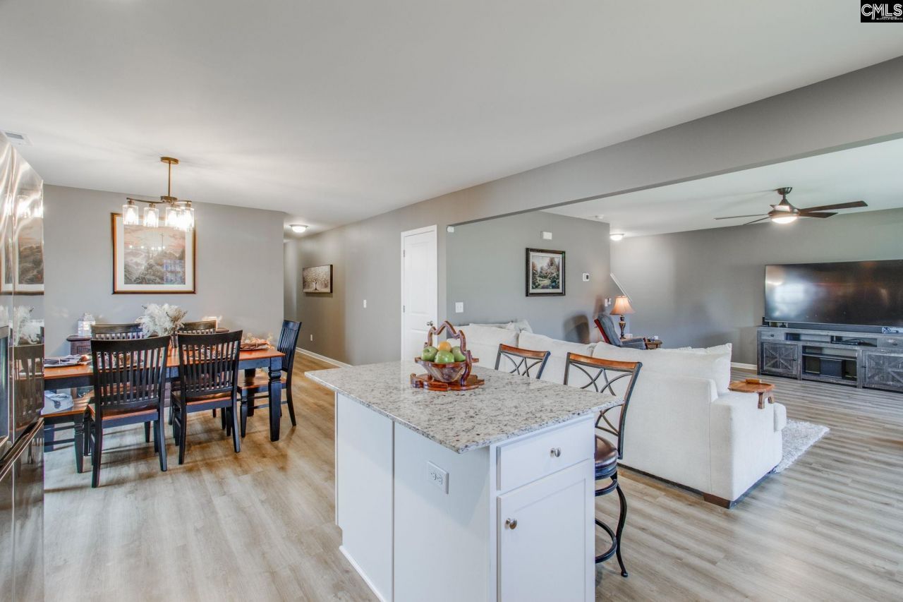 1009 Winter Way Photo 10