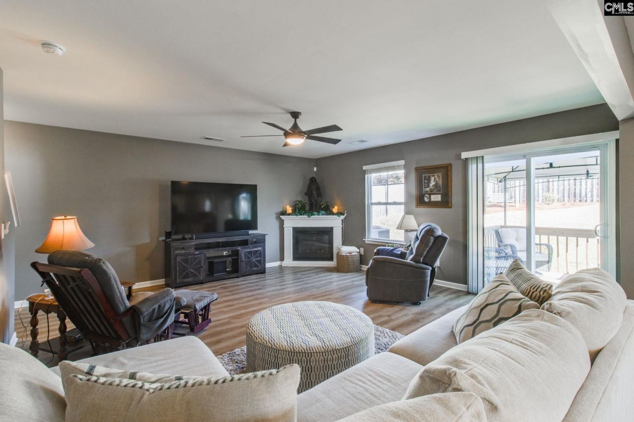 1009 Winter Way Photo 14