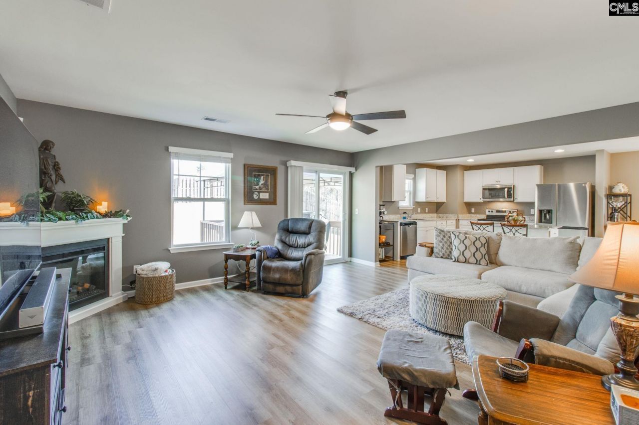 1009 Winter Way Photo 15