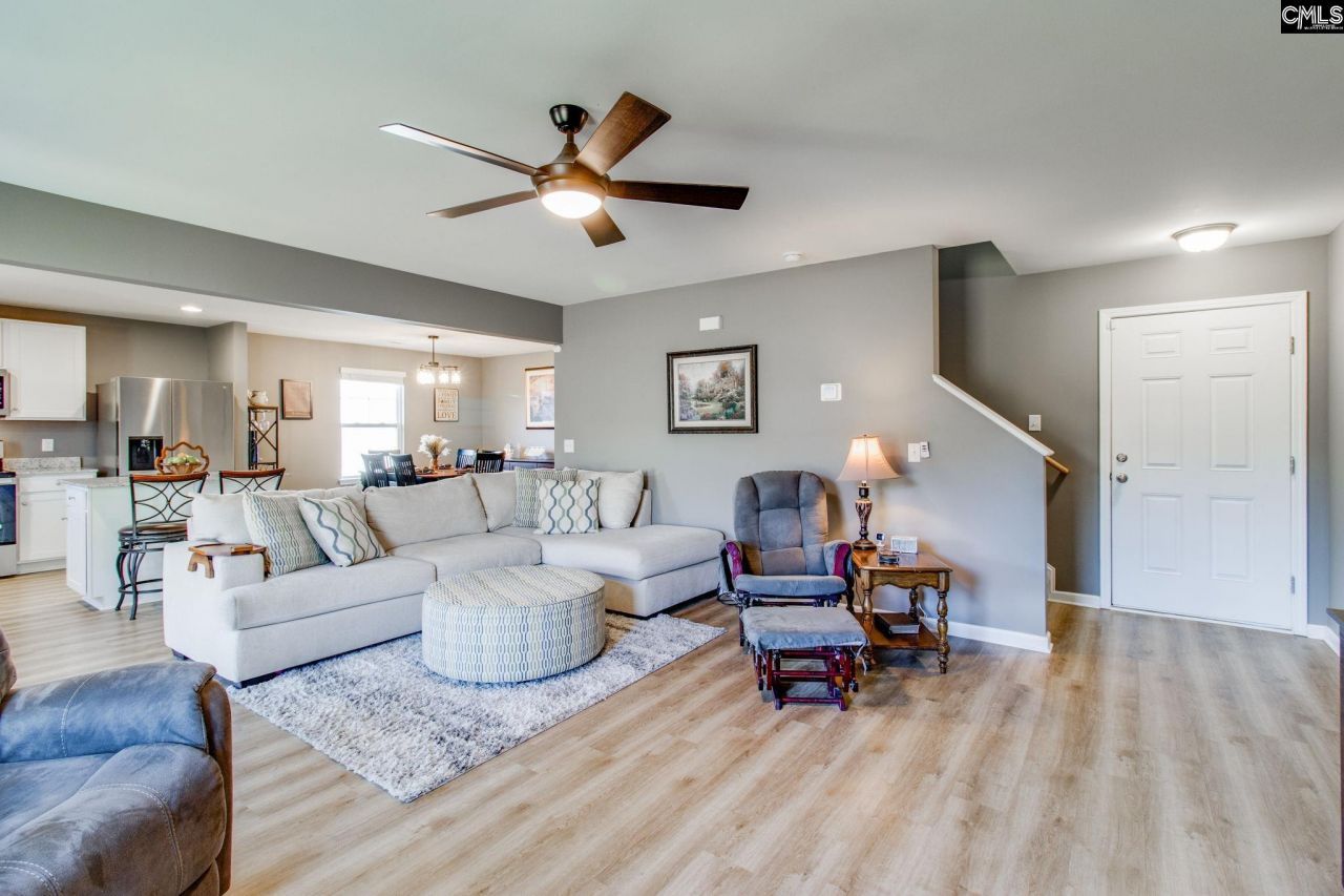 1009 Winter Way Photo 16