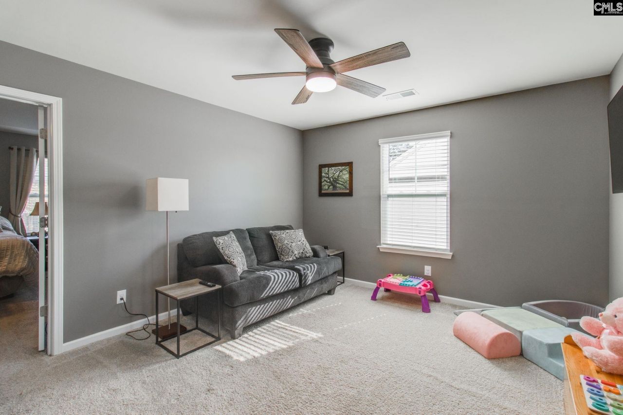 1009 Winter Way Photo 19