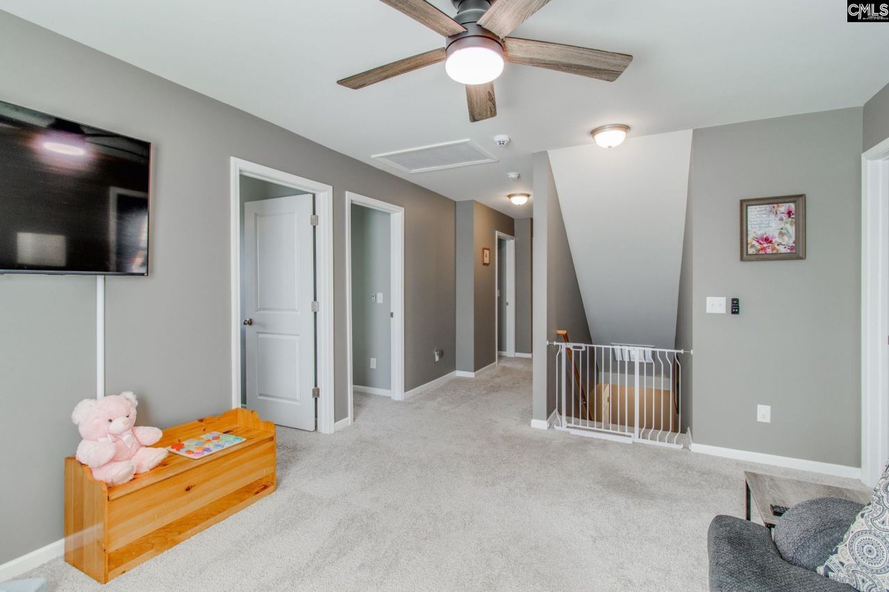 1009 Winter Way Photo 20