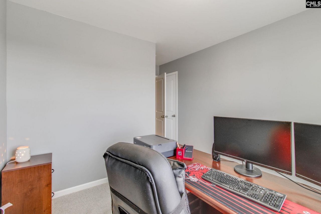 1009 Winter Way Photo 32