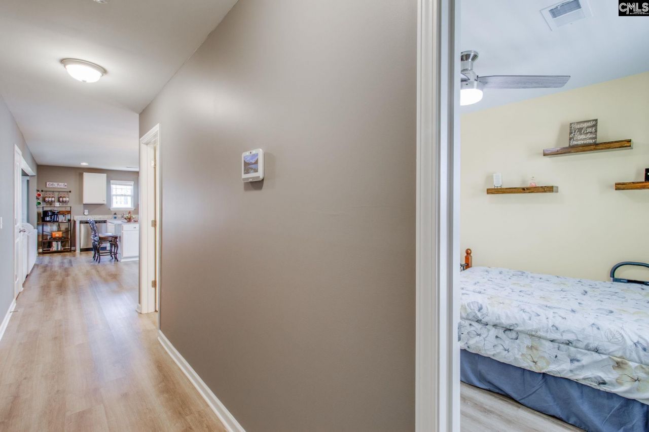 1009 Winter Way Photo 5