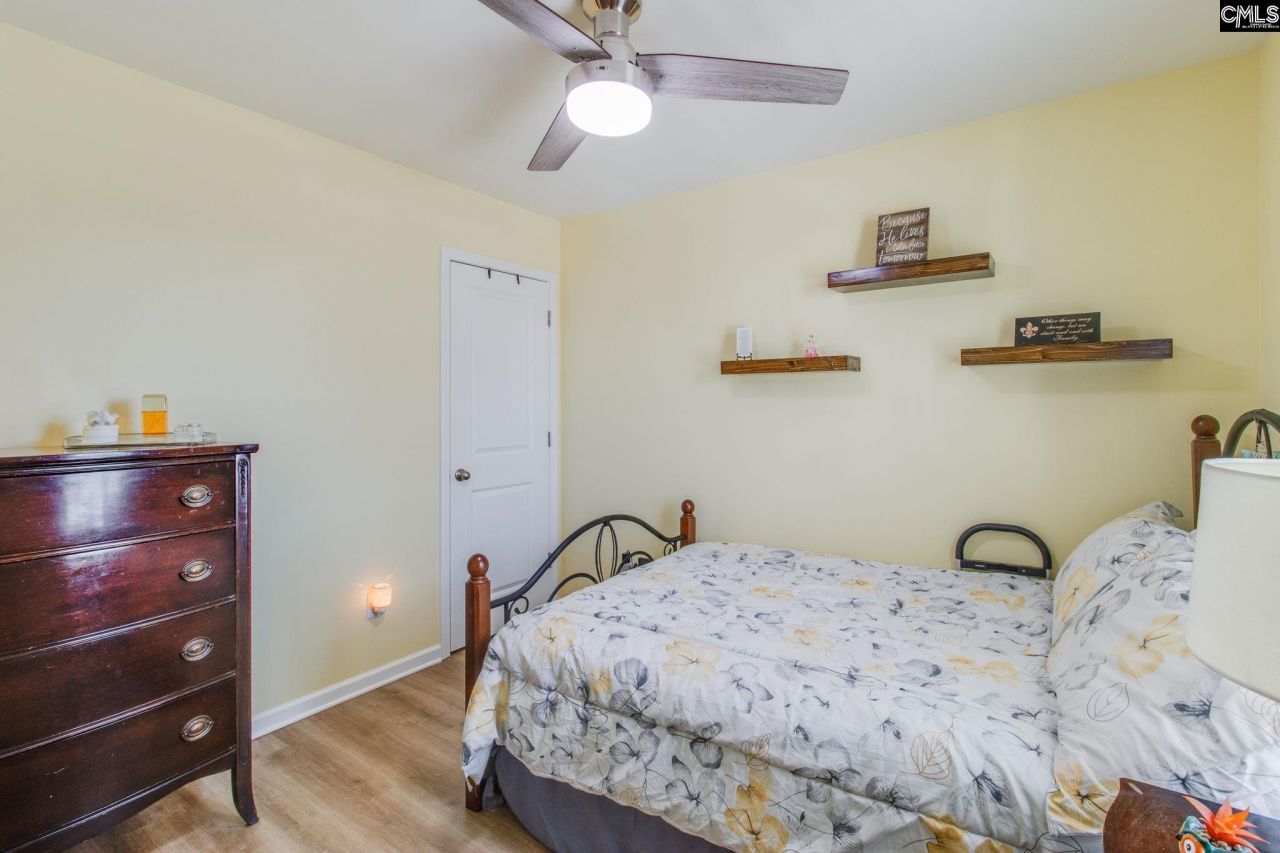 1009 Winter Way Photo 6