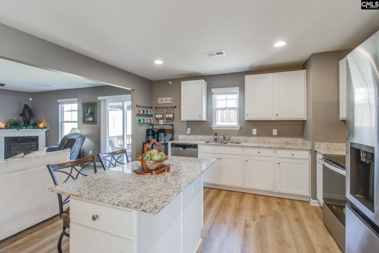 1009 Winter Way Photo 9