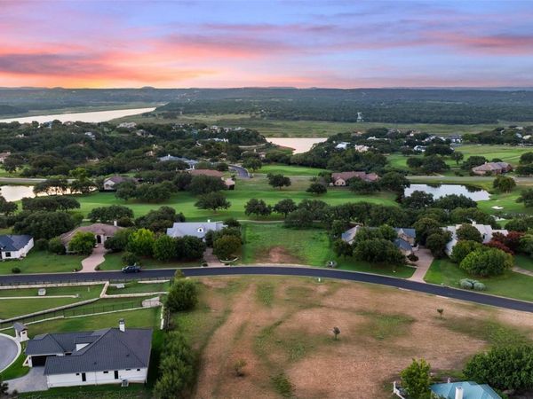 26605 Woodpecker TRL, Spicewood, TX 78669