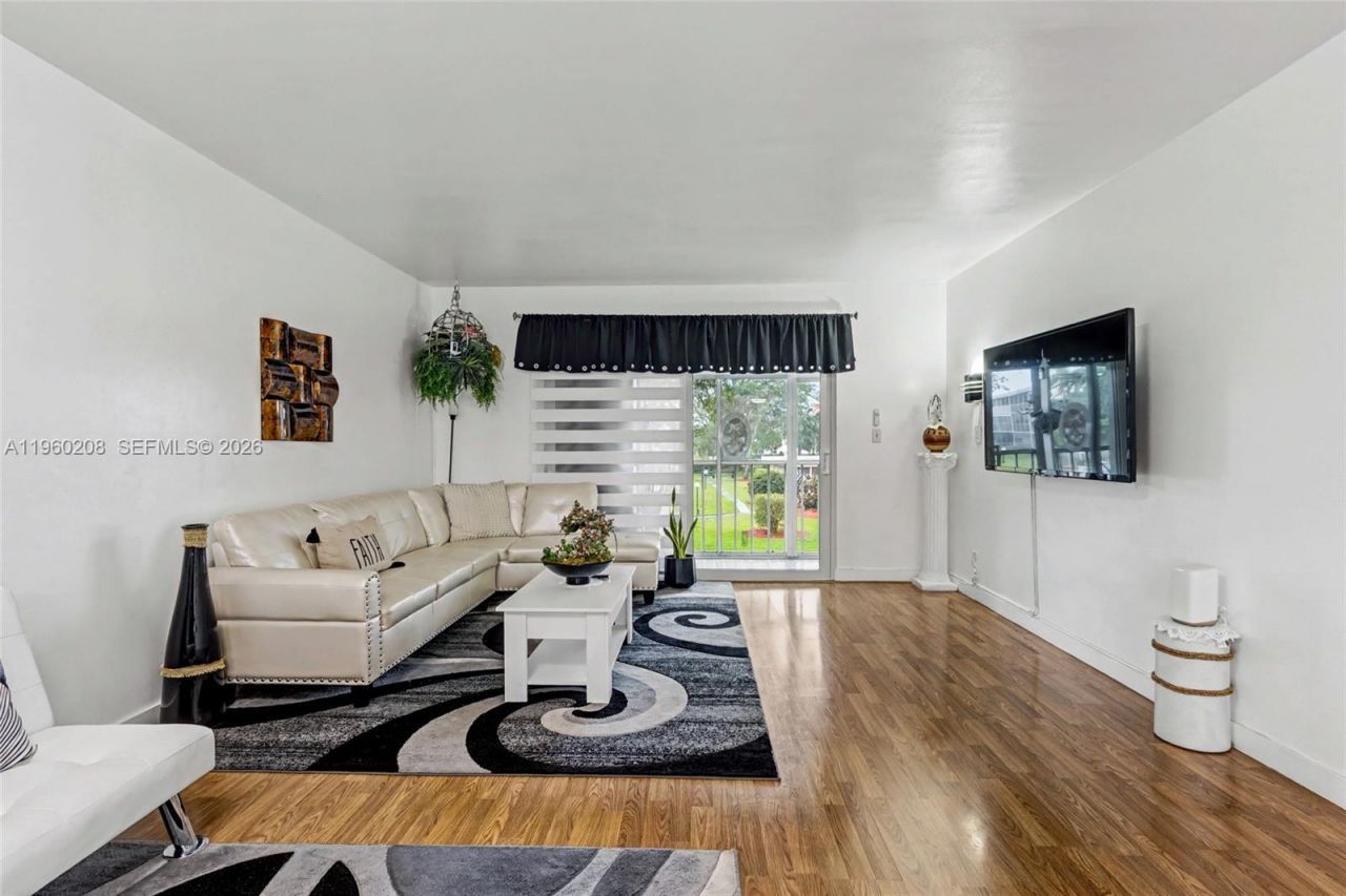 5100 Washington St, Unit 207, Hollywood, FL 33021 Photo