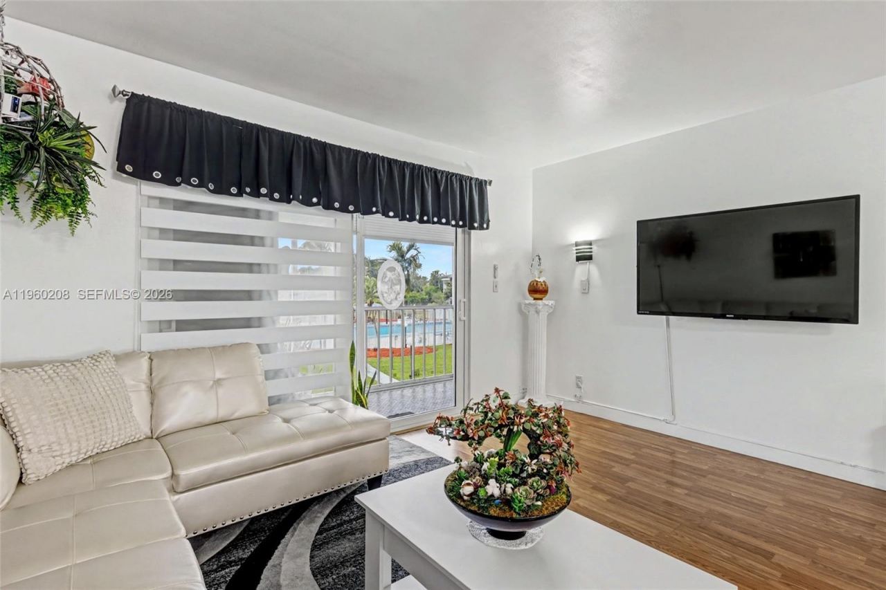 5100 Washington St, Unit 207, Hollywood, FL 33021 Photo