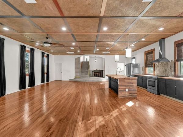 405 S Bowie Drive, Weatherford, TX 76086