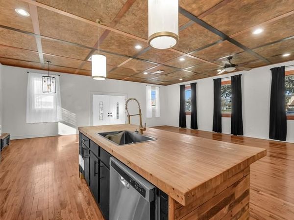 405 S Bowie Drive, Weatherford, TX 76086