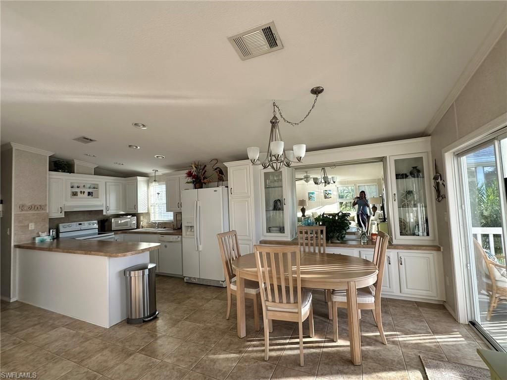1197 Diamond Lake Cir, Naples, FL 34114 Photo