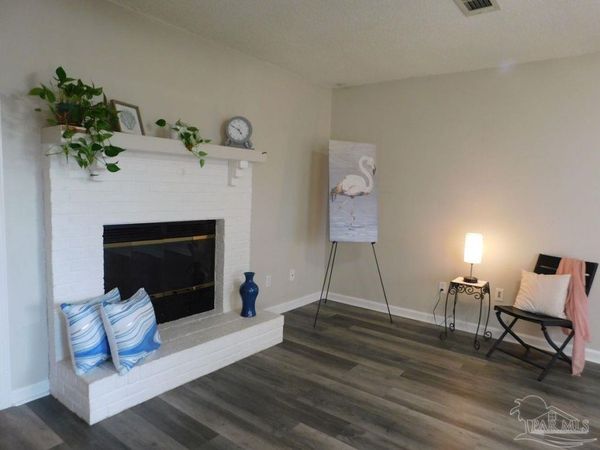 5827 Princeton Dr, Pensacola, FL 32526