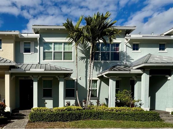 3973 Poinciana Ln , Hollywood, FL 33021