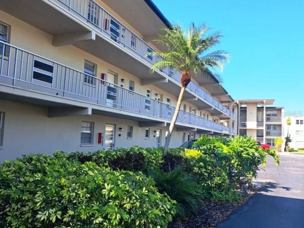 9940 47TH AVENUE N, Unit 320, ST PETERSBURG, FL 33708