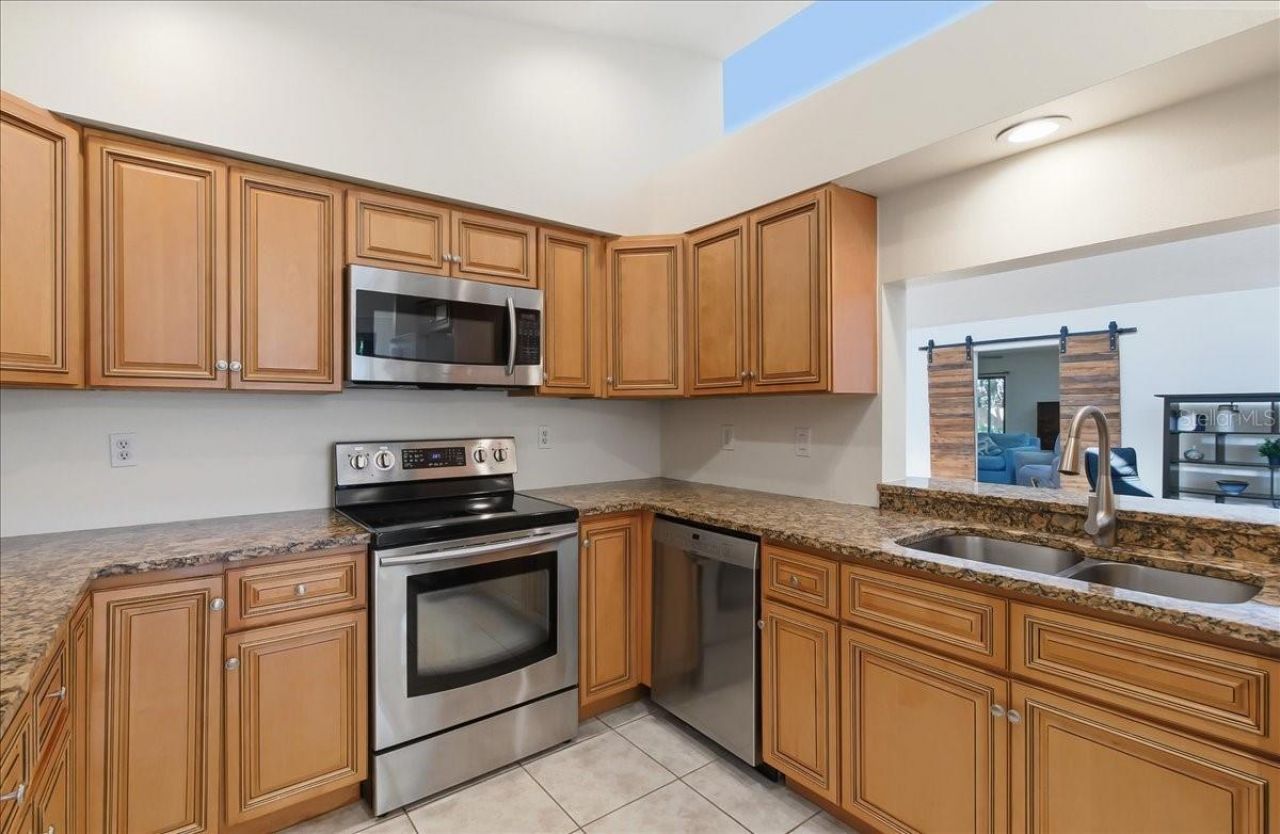 8215 Country Oaks Court, Sarasota, FL 34243 Photo