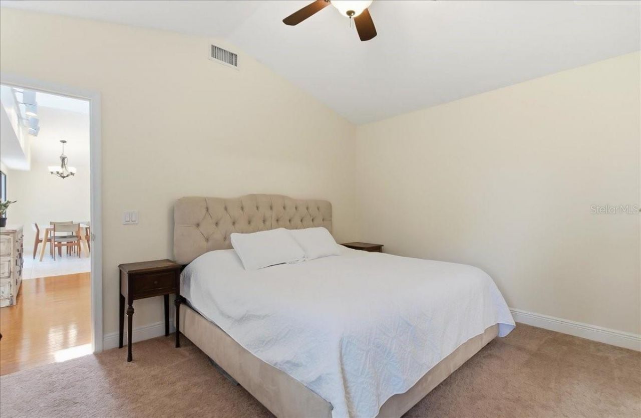 8215 Country Oaks Court, Sarasota, FL 34243 Photo