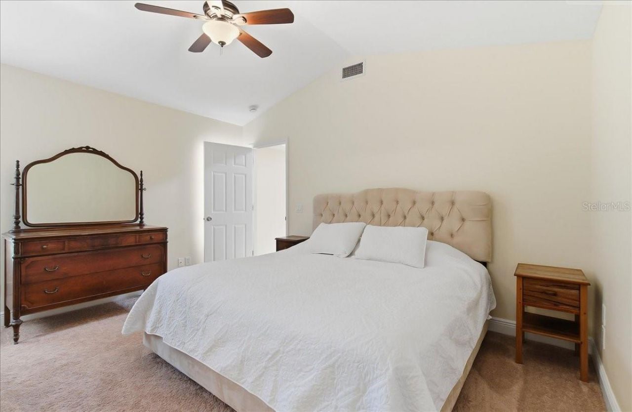 8215 Country Oaks Court, Sarasota, FL 34243 Photo