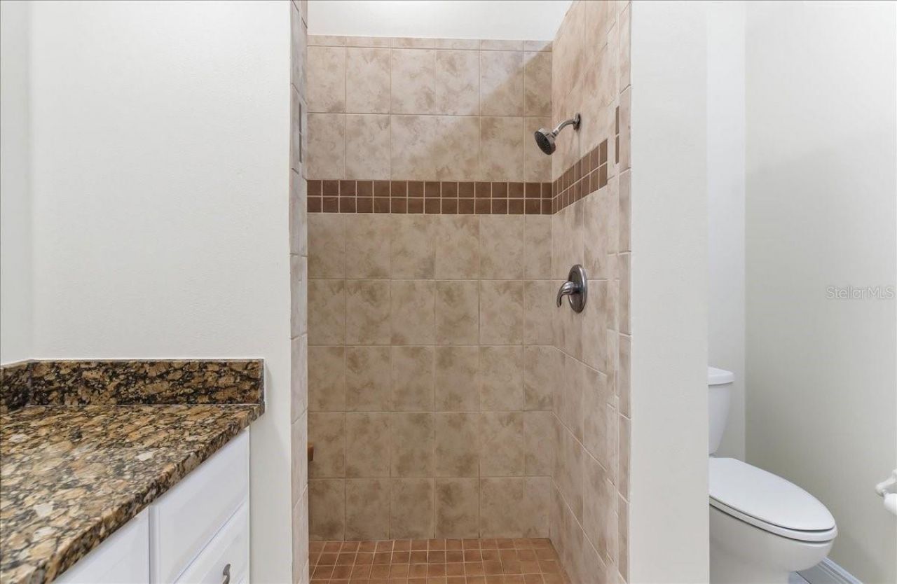 8215 Country Oaks Court, Sarasota, FL 34243 Photo