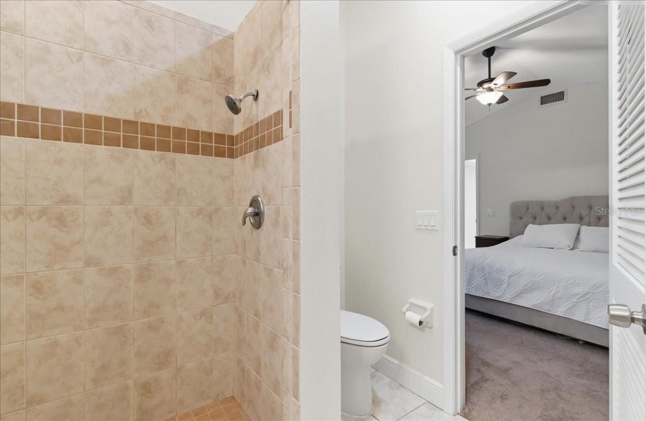 8215 Country Oaks Court, Sarasota, FL 34243 Photo