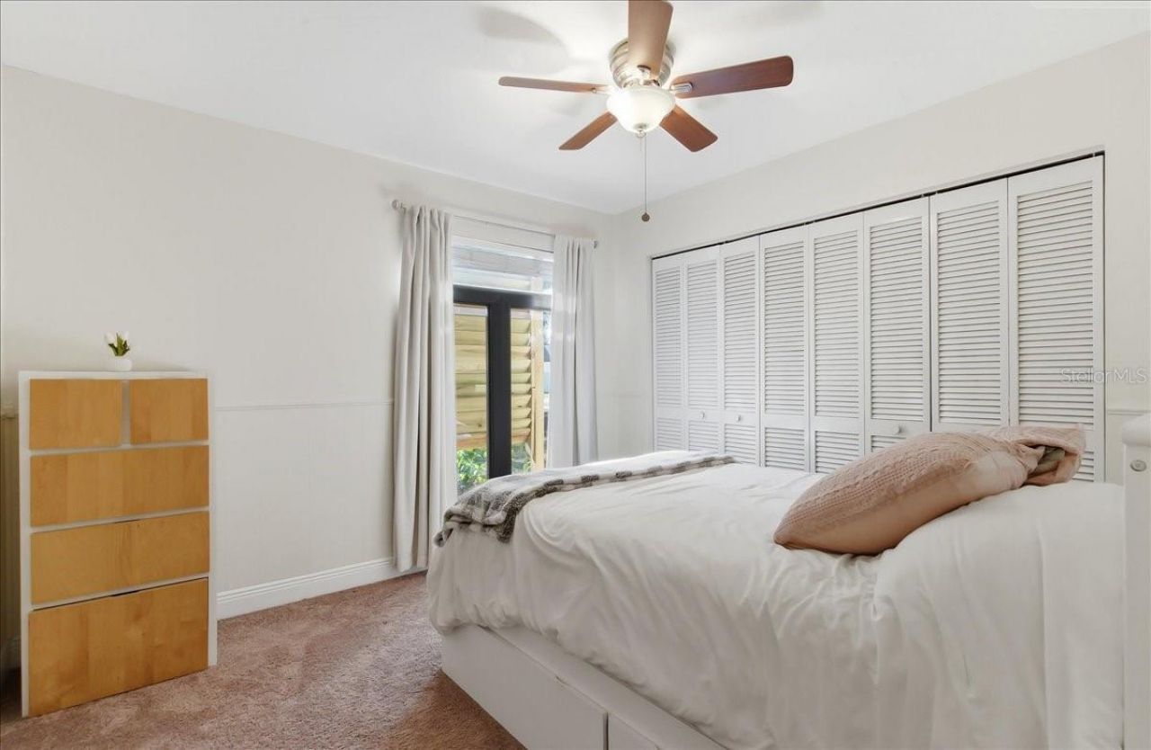 8215 Country Oaks Court, Sarasota, FL 34243 Photo