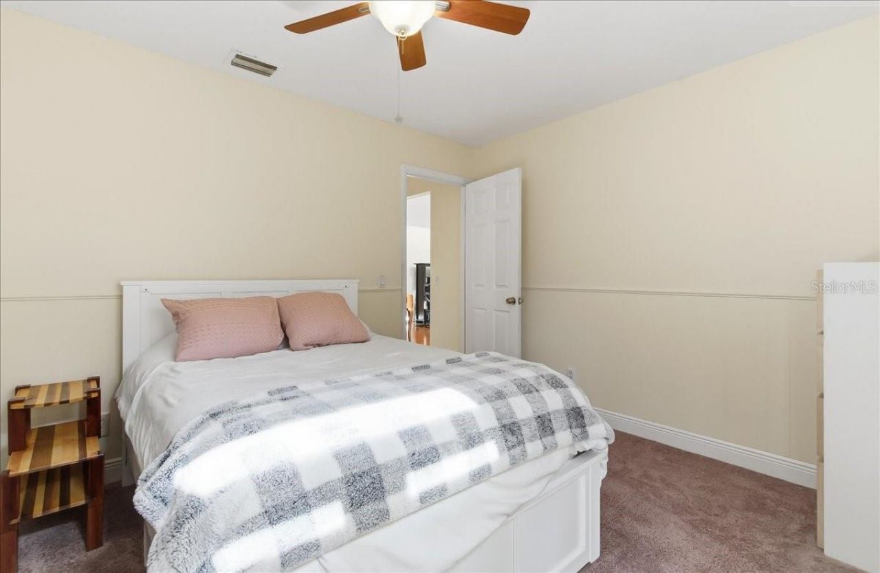 8215 Country Oaks Court, Sarasota, FL 34243 Photo