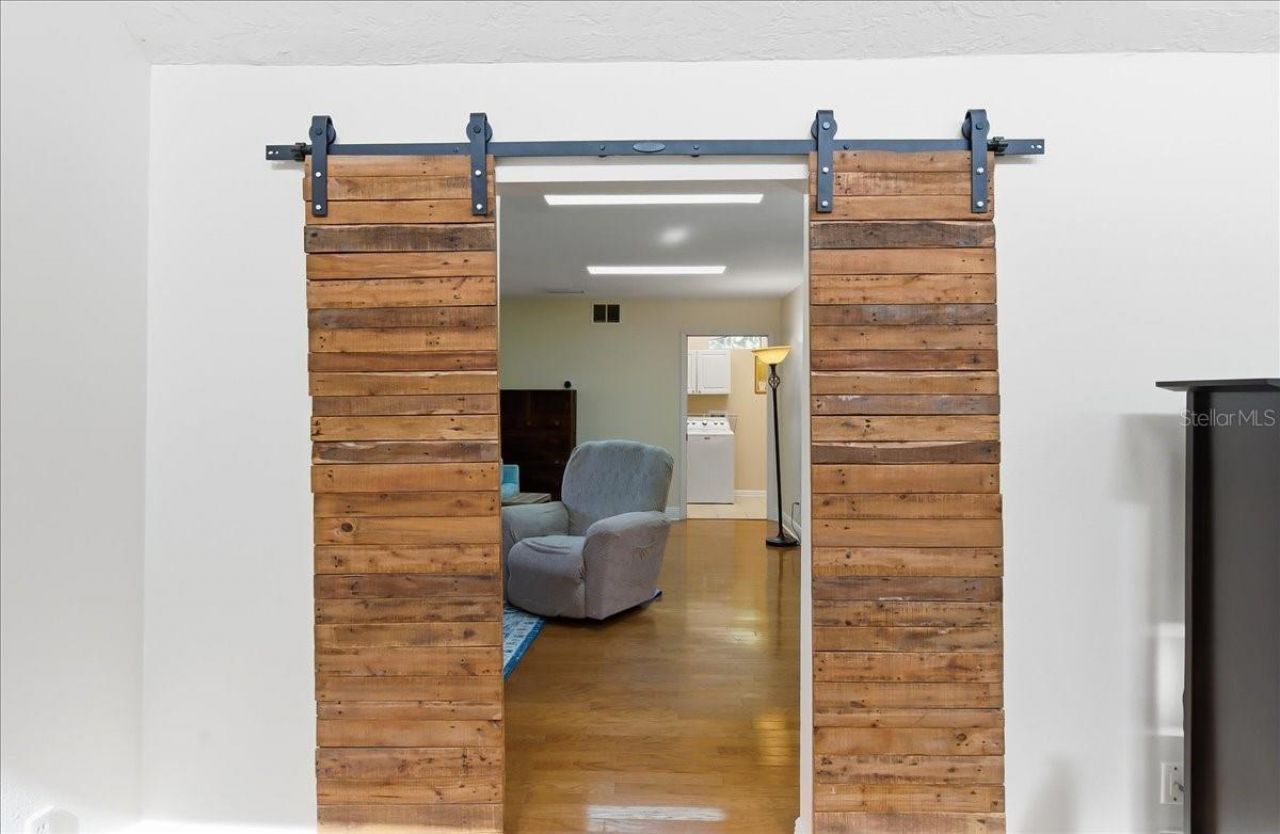 8215 Country Oaks Court, Sarasota, FL 34243 Photo